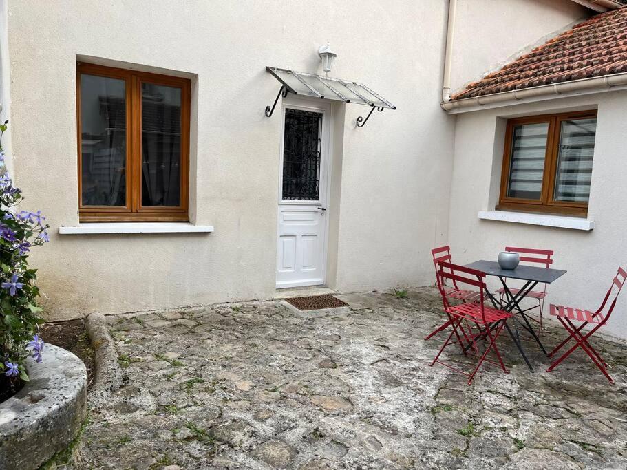 Petite Maison De Ville Au Calme Brie-Comte-Robert Exterior photo